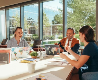 pexels-kindelmedia-6774432 SEO Asien